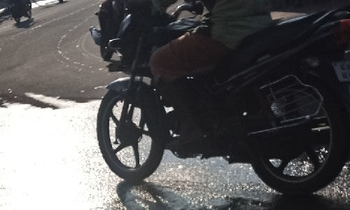 മാള ടൗണില് കുടിവെള്ളം വന്തോതില് പാഴാകുന്നു മാള ടൗണില് കുടിവെള്ളം വന്തോതില് പാഴാകുന്നു