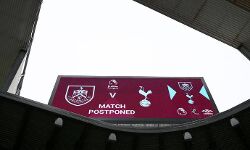 നാല് താരങ്ങള് കൊവിഡ് പോസ്റ്റീവായാല് പ്രീമിയര് ലീഗ് മല്സരങ്ങള് മാറ്റാം നാല് താരങ്ങള് കൊവിഡ് പോസ്റ്റീവായാല് പ്രീമിയര് ലീഗ് മല്സരങ്ങള് മാറ്റാം