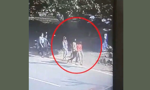 ഒരു പെണ്കുട്ടിയെ കൂടി കണ്ടെത്തി; ഇന്ന് കോഴിക്കോട്ടേക്ക് എത്തിക്കും ഒരു പെണ്കുട്ടിയെ കൂടി കണ്ടെത്തി; ഇന്ന് കോഴിക്കോട്ടേക്ക് എത്തിക്കും