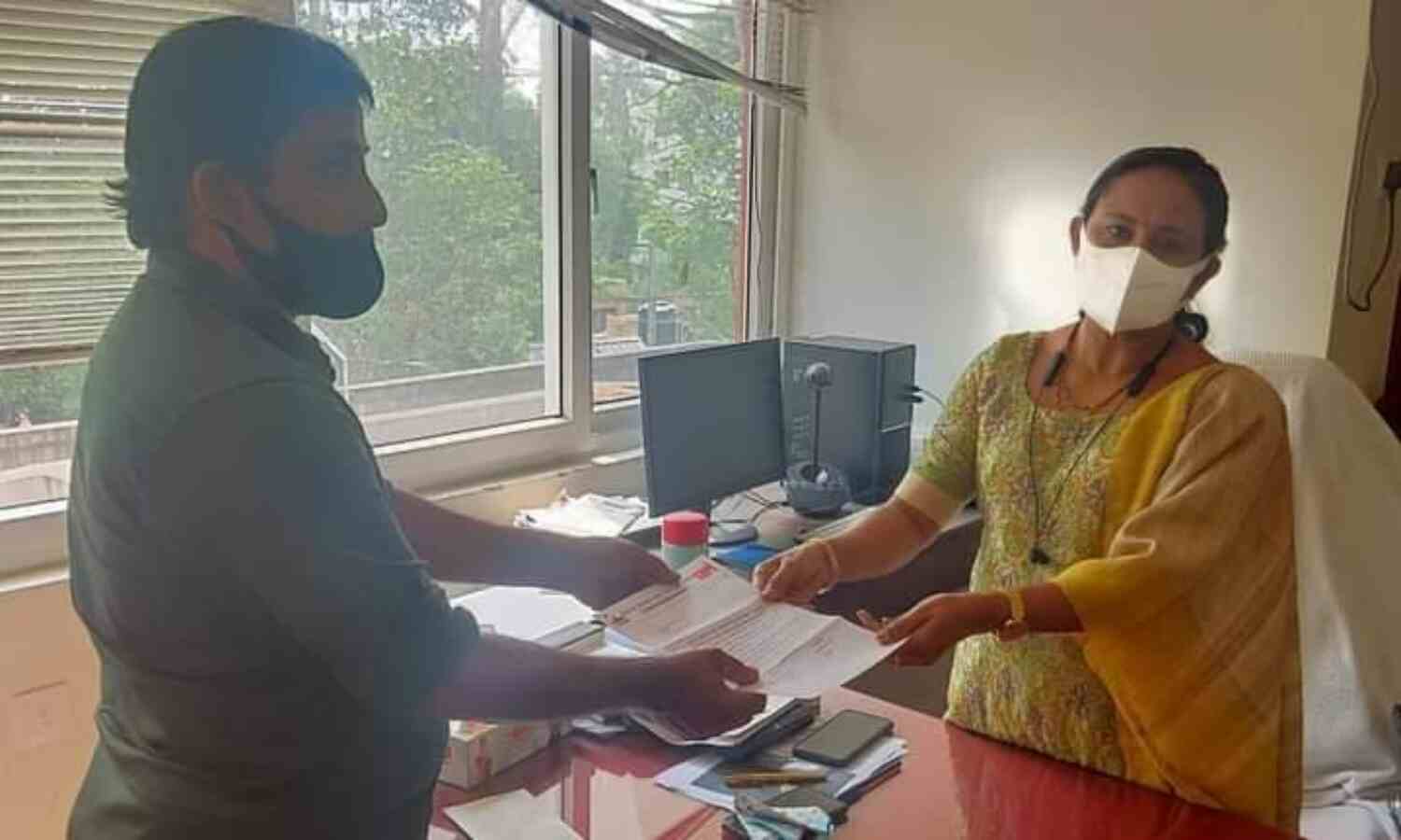 ഇടയിരിക്കപ്പുഴ സിഎച്ച്സിയില് കൊവിഡ് പരിശോധന പുനരാരംഭിക്കണം: എസ്ഡിപിഐ നിവേദനം നല്കി ഇടയിരിക്കപ്പുഴ സിഎച്ച്സിയില് കൊവിഡ് പരിശോധന പുനരാരംഭിക്കണം: എസ്ഡിപിഐ നിവേദനം നല്കി