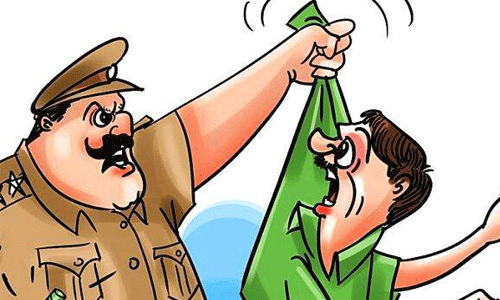 അര്‍ധരാത്രി ചായ കുടിക്കാനിറങ്ങിയ യുവാക്കളെ സ്‌റ്റേഷനിലെത്തിച്ച് പോലിസിന്റെ ചായ സല്‍ക്കാരം