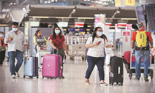 സംസ്ഥാനത്ത് കൂടുതല് ഇളവുകള്;വിദേശത്തു നിന്ന് എത്തുന്നവരുടെ നിര്ബന്ധിത ക്വാറന്റൈന് ഒഴിവാക്കും സംസ്ഥാനത്ത് കൂടുതല് ഇളവുകള്;വിദേശത്തു നിന്ന് എത്തുന്നവരുടെ നിര്ബന്ധിത ക്വാറന്റൈന് ഒഴിവാക്കും