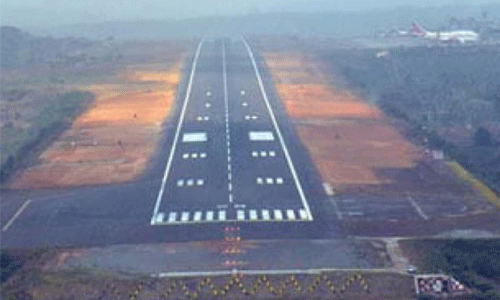 കരിപ്പൂര് വിമാനത്താവള റണ്വേ നീളം കുറക്കില്ലെന്ന് കേന്ദ്രമന്ത്രി കരിപ്പൂര് വിമാനത്താവള റണ്വേ നീളം കുറക്കില്ലെന്ന് കേന്ദ്രമന്ത്രി