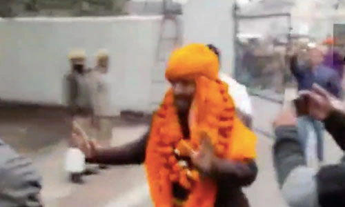 യുപി നിയമഭാ തിരഞ്ഞെടുപ്പ്; നാമനിര്‍ദേശപത്രിക സമര്‍പ്പിക്കാനുള്ള യുപി കായിക വകുപ്പ് മന്ത്രിയുടെ ഓട്ടം വൈറല്‍