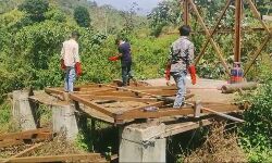 ഓംബുഡ്സ്മാന് ഉത്തരവ്: പി വി അന്വറിന്റെ അനധികൃത നിര്മാണങ്ങള് പൊളിച്ചുതുടങ്ങി ഓംബുഡ്സ്മാന് ഉത്തരവ്: പി വി അന്വറിന്റെ അനധികൃത നിര്മാണങ്ങള് പൊളിച്ചുതുടങ്ങി