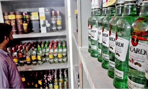 ബിവ്റേജസ് കോർപറേഷൻ ഔട്ട് ലെറ്റ് ലഭിക്കാനായി പള്ളിയിലേക്കുള്ള നടവഴി തടഞ്ഞ് സ്വകാര്യ വ്യക്തി ബിവ്റേജസ് കോർപറേഷൻ ഔട്ട് ലെറ്റ് ലഭിക്കാനായി പള്ളിയിലേക്കുള്ള നടവഴി തടഞ്ഞ് സ്വകാര്യ വ്യക്തി