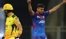 ആവേശ് ഖാന്‍ ലഖ്‌നൗവില്‍; രാഹുല്‍ തേവാട്ടിയ ഗുജറാത്ത് ടൈറ്റന്‍സിനൊപ്പം