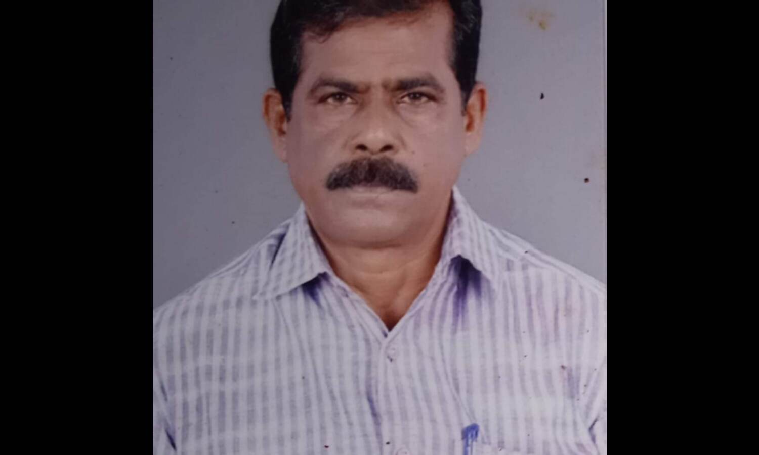 ആലുവയില് കുട്ടികള് ഓടിച്ച കാര് കടയിലേക്ക് ഇടിച്ചുകയറിയുണ്ടായ അപകടം; മരിച്ചത് ചായ കുടിക്കാനെത്തിയ ലോറി ഡ്രൈവര് ആലുവയില് കുട്ടികള് ഓടിച്ച കാര് കടയിലേക്ക് ഇടിച്ചുകയറിയുണ്ടായ അപകടം; മരിച്ചത് ചായ കുടിക്കാനെത്തിയ ലോറി ഡ്രൈവര്