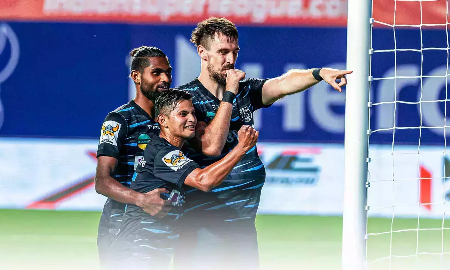 ചരിത്ര നേട്ടവുമായി കേരളാ ബ്ലാസ്റ്റേഴ്സ്; ലീഗില് മൂന്നാം സ്ഥാനത്ത് ചരിത്ര നേട്ടവുമായി കേരളാ ബ്ലാസ്റ്റേഴ്സ്; ലീഗില് മൂന്നാം സ്ഥാനത്ത്