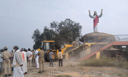 കര്‍ണാടകയില്‍ യേശുക്രിസ്തുവിന്റെ പ്രതിമയും പ്രാര്‍ത്ഥനാ മുറിയും തകര്‍ത്തു