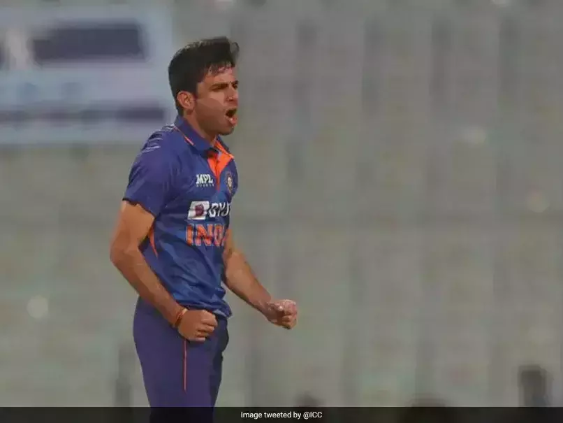 ഈഡനില് ഇന്ത്യക്ക് ആറ് വിക്കറ്റ് ജയം; രവി ബിഷ്ണോയ്ക്ക് അരങ്ങേറ്റം ഈഡനില് ഇന്ത്യക്ക് ആറ് വിക്കറ്റ് ജയം; രവി ബിഷ്ണോയ്ക്ക് അരങ്ങേറ്റം