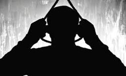 പത്തനംതിട്ടയില്‍ പ്ലസ്ടു വിദ്യാര്‍ഥി ഹോട്ടലിന് മുകളില്‍ തൂങ്ങിമരിച്ച നിലയില്‍