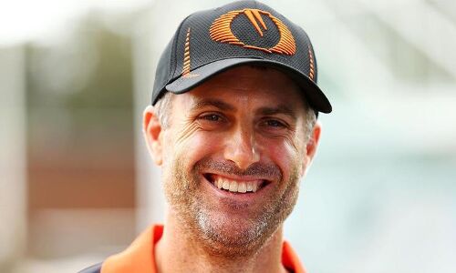 സണ്‍റൈസേഴ്‌സ് ഹൈദരാബാദ് അസിസ്റ്റന്റ് കോച്ച് സൈമണ്‍ കാറ്റിച്ച് രാജിവച്ചു