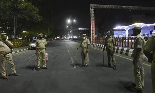 കൊവിഡ് കേസുകള് കുറയുന്നു; യുപിയിലെ രാത്രികാല കര്ഫ്യൂ പിന്വലിച്ചു കൊവിഡ് കേസുകള് കുറയുന്നു; യുപിയിലെ രാത്രികാല കര്ഫ്യൂ പിന്വലിച്ചു