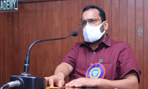 ദുരന്തങ്ങളെ അതിജീവിക്കാന് ദുരന്ത നിവാരണ സാക്ഷരതയ്ക്ക് മുന്തൂക്കം നല്കണം: മന്ത്രി കെ രാജന് ദുരന്തങ്ങളെ അതിജീവിക്കാന് ദുരന്ത നിവാരണ സാക്ഷരതയ്ക്ക് മുന്തൂക്കം നല്കണം: മന്ത്രി കെ രാജന്