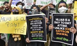 ഹിജാബ് വിലക്ക്: സര്‍ക്കാര്‍ നിലപാട് കര്‍ണാടക വിദ്യാഭ്യാസ മേഖലയ്ക്ക് തിരിച്ചടിയാവും