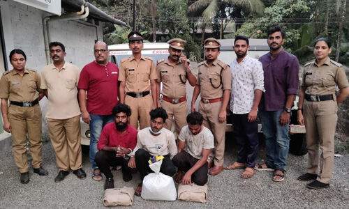 എടപ്പാളില് 10 കിലോഗ്രാം കഞ്ചാവുമായി യുവാക്കള് എക്സ്സൈസിന്റെ പിടിയില് എടപ്പാളില് 10 കിലോഗ്രാം കഞ്ചാവുമായി യുവാക്കള് എക്സ്സൈസിന്റെ പിടിയില്