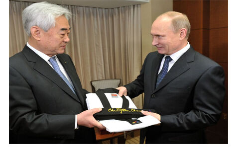 റഷ്യന്‍ പ്രസിഡന്റ് വ്‌ലാദിമിര്‍ പുടിന്റെ തയ്ക്വാന്‍ഡോ ബ്ലാക് ബെല്‍റ്റ് റദ്ദാക്കി