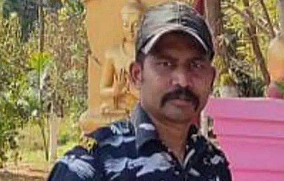 യുപി തിരഞ്ഞെടുപ്പ് ഡ്യൂട്ടിക്കിടെ മലയാളി ജവാന് സ്വയം നിറയൊഴിച്ച് ജീവനൊടുക്കി യുപി തിരഞ്ഞെടുപ്പ് ഡ്യൂട്ടിക്കിടെ മലയാളി ജവാന് സ്വയം നിറയൊഴിച്ച് ജീവനൊടുക്കി