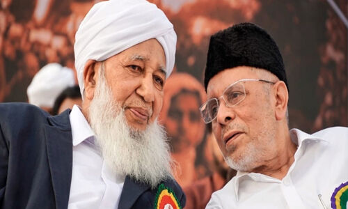 അഞ്ച് പതിറ്റാണ്ടോളം നീണ്ടുനിന്ന ബന്ധം; പാണക്കാട് സയ്യിദ് ഹൈദരലി ശിഹാബ് തങ്ങളെ അനുസ്മരിച്ച് കാന്തപുരം