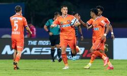 ഇഞ്ചോടിഞ്ച്; എട്ട് ഗോള്‍ ത്രില്ലര്‍; ഗോവാ-ബ്ലാസ്‌റ്റേഴ്‌സ് പോരാട്ടം സമനിലയില്‍