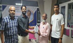 മൂന്നു പതിറ്റാണ്ട് നീണ്ട പ്രവാസത്തിനു വിരാമമിട്ട് സീബ് ബഷീര് നാട്ടിലേക്ക് മൂന്നു പതിറ്റാണ്ട് നീണ്ട പ്രവാസത്തിനു വിരാമമിട്ട് സീബ് ബഷീര് നാട്ടിലേക്ക്