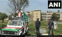 അട്ടിമറി പേടി; ഇവിഎം സ്ട്രോംഗ്റൂം ബൈനോക്കുലറിലൂടെ നിരീക്ഷിച്ച് സ്ഥാനാര്ഥി അട്ടിമറി പേടി; ഇവിഎം സ്ട്രോംഗ്റൂം ബൈനോക്കുലറിലൂടെ നിരീക്ഷിച്ച് സ്ഥാനാര്ഥി