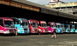 സ്കൂൾ വിദ്യാർഥിയെ ബസിൽ നിന്ന് ഇറക്കി വിട്ടതായി പരാതി; സ്വകാര്യ ബസ് കണ്ടക്ടറിൽ നിന്ന് പിഴ ഈടാക്കുമെന്ന് മോട്ടോർ വാഹന വകുപ്പ് സ്കൂൾ വിദ്യാർഥിയെ ബസിൽ നിന്ന് ഇറക്കി വിട്ടതായി പരാതി; സ്വകാര്യ ബസ് കണ്ടക്ടറിൽ നിന്ന് പിഴ ഈടാക്കുമെന്ന് മോട്ടോർ വാഹന വകുപ്പ്