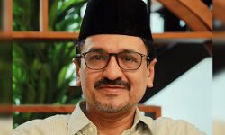 ലീഗ് മുന്നണി മാറുമെന്നത് കെട്ടുകഥ: സാദിഖലി തങ്ങള് ലീഗ് മുന്നണി മാറുമെന്നത് കെട്ടുകഥ: സാദിഖലി തങ്ങള്