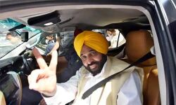 പഞ്ചാബ് എഎപി മന്ത്രിസഭ: മൂന്ന് വനിതകള് ഉള്പ്പെടെ 10 പേരുടെ പട്ടിക തയ്യാറായി; ബുധനാഴ്ച സത്യപ്രതിജ്ഞ ചെയ്യുക ഭഗവന്ത് മന് മാത്രം പഞ്ചാബ് എഎപി മന്ത്രിസഭ: മൂന്ന് വനിതകള് ഉള്പ്പെടെ 10 പേരുടെ പട്ടിക തയ്യാറായി; ബുധനാഴ്ച സത്യപ്രതിജ്ഞ ചെയ്യുക ഭഗവന്ത് മന് മാത്രം