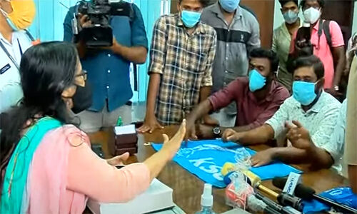 നിയമനത്തിനെതിരേ പരാതി; കേരളാ സര്വകലാശാല മലയാളം മഹാ നിഘണ്ടു എഡിറ്റര് ഡോ. പൂര്ണിമ മോഹന് രാജിവച്ചു നിയമനത്തിനെതിരേ പരാതി; കേരളാ സര്വകലാശാല മലയാളം മഹാ നിഘണ്ടു എഡിറ്റര് ഡോ. പൂര്ണിമ മോഹന് രാജിവച്ചു