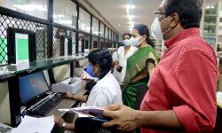 മന്ത്രിയുടെ മിന്നല് സന്ദര്ശനം: മെഡിക്കല് കോളജിലെ കാരുണ്യാ ഡിപ്പോ മാനേജര്ക്ക് സസ്പെന്ഷന് മന്ത്രിയുടെ മിന്നല് സന്ദര്ശനം: മെഡിക്കല് കോളജിലെ കാരുണ്യാ ഡിപ്പോ മാനേജര്ക്ക് സസ്പെന്ഷന്