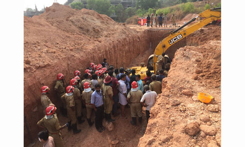 കളമശ്ശേരിയില്‍ നിര്‍മ്മാണ ജോലിയ്ക്കിടെ മണ്ണിടിഞ്ഞ് നാലു മരണം; അന്വേഷണ റിപോര്‍ട്ട് കിട്ടിയതിനു ശേഷം തുടര്‍ നടപടിയെന്ന് ജില്ലാ കലക്ടര്‍