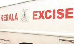 വാളയാറില്‍ വന്‍ കഞ്ചാവ് വേട്ട; ലോറിയില്‍ കടത്താന്‍ ശ്രമിച്ച 165 കിലോ കഞ്ചാവ് പിടികൂടി