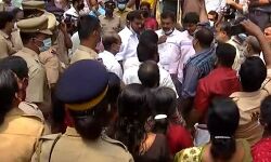 കെ റെയിൽ സമരച്ചൂടിൽ കേരളം; കോഴിക്കോട് കല്ലായിയിലും സംഘര്ഷം കെ റെയിൽ സമരച്ചൂടിൽ കേരളം; കോഴിക്കോട് കല്ലായിയിലും സംഘര്ഷം