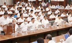 സ്‌കൂള്‍ വിദ്യാര്‍ഥിനികള്‍ക്ക് പ്രതിമാസം 1000 രൂപ സഹായം;വന്‍ പ്രഖ്യാപനങ്ങളുമായി തമിഴ്‌നാട് ബജറ്റ്