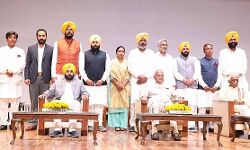 പഞ്ചാബിൽ വാ​ഗ്ദാനം നിറവേറ്റി ആപ്പ്; 25000 പേർക്ക് സർക്കാർ ജോലി