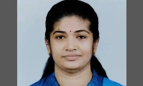 മലയാളി നഴ്സ് സൗദി അറേബ്യയില് ഹൃദയാഘാതം മൂലം മരിച്ചു മലയാളി നഴ്സ് സൗദി അറേബ്യയില് ഹൃദയാഘാതം മൂലം മരിച്ചു