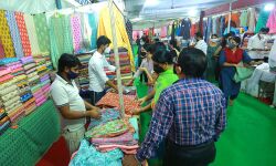 കോട്ടണ്‍ഫാബ് പ്രദര്‍ശനം ഏപ്രില്‍ നാലു വരെ കലൂര്‍ ജവഹര്‍ലാല്‍ നെഹ്‌റു സ്‌റ്റേഡിയം ഗ്രൗണ്ടില്‍