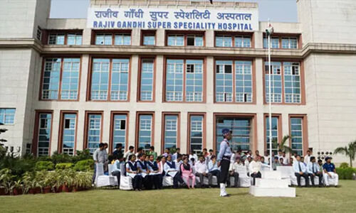 ചികില്‍സയിലിരുന്ന രോഗികള്‍ മരിച്ചു; ഡല്‍ഹി ആശുപത്രിയിലെ കാര്‍ഡിയോളജിസ്റ്റിനെ ആരോഗ്യവകുപ്പ് പിരിച്ചുവിട്ടു