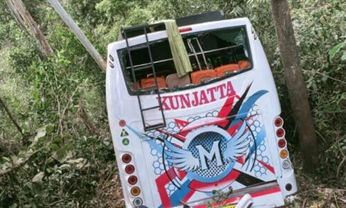 മൂന്നാര്‍ മാട്ടുപ്പെട്ടിയില്‍ ടൂറിസ്റ്റ് ബസ് മരത്തില്‍ ഇടിച്ചു; ഏഴ് വിദ്യാര്‍ഥികള്‍ക്ക് പരിക്ക്