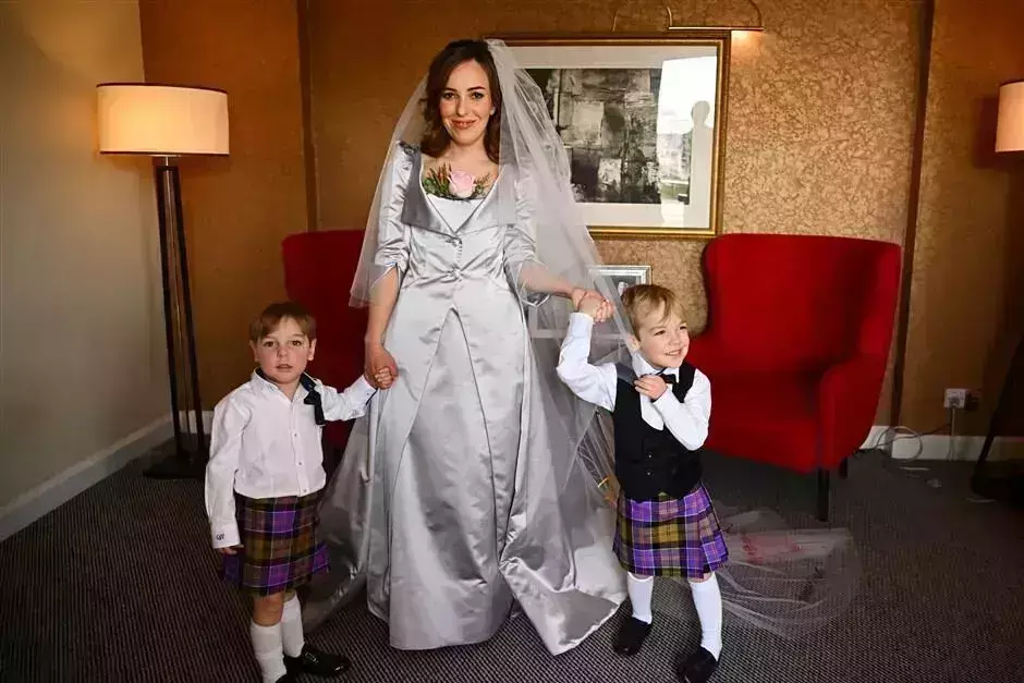 വിക്കിലീക്സ് സ്ഥാപകന് ജൂലിയന് അസാന്ജ് ലണ്ടന് ജയിലില് വിവാഹിതനായി വിക്കിലീക്സ് സ്ഥാപകന് ജൂലിയന് അസാന്ജ് ലണ്ടന് ജയിലില് വിവാഹിതനായി