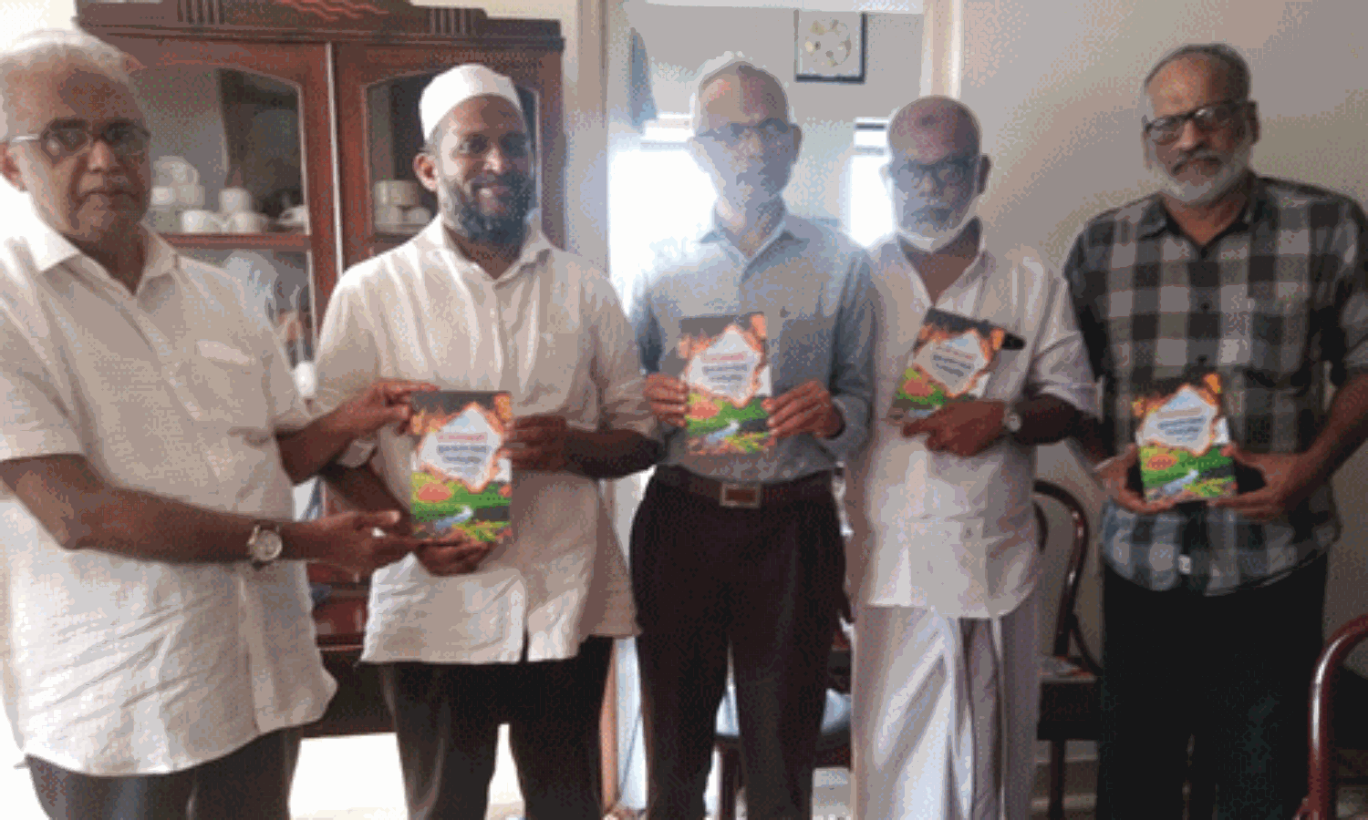 ബിദ്അത്ത് ഇബ്ലീസിന്റെ സായൂജ്യം; പുസ്തക പ്രകാശനം ബിദ്അത്ത് ഇബ്ലീസിന്റെ സായൂജ്യം; പുസ്തക പ്രകാശനം