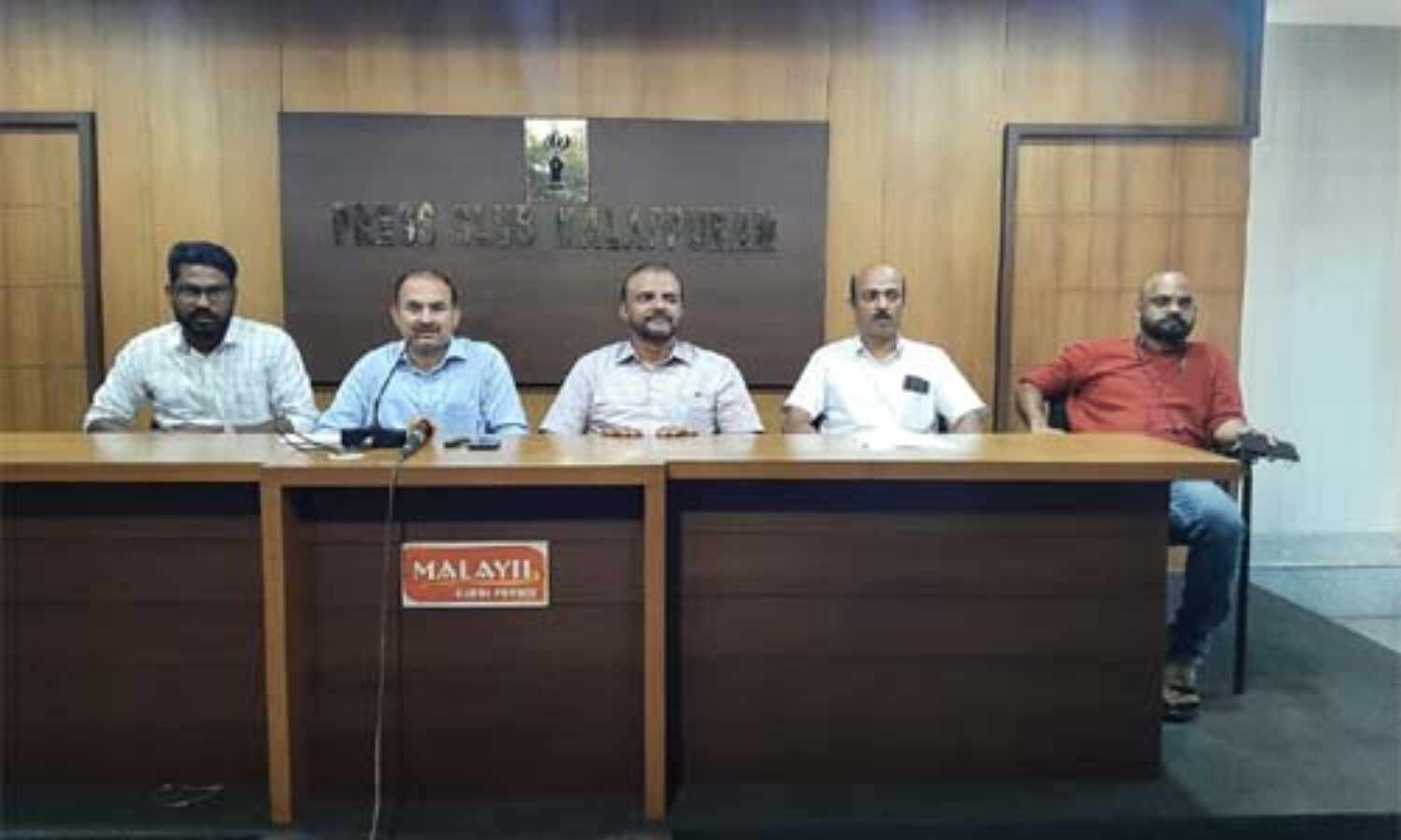 മലപ്പുറം മനസ്സ്; മലപ്പുറത്തിന്റെ മതസൗഹാര്ദ്ദ കഥകളുടെ പുസ്തക പ്രകാശനം 25ന് മലപ്പുറം മനസ്സ്; മലപ്പുറത്തിന്റെ മതസൗഹാര്ദ്ദ കഥകളുടെ പുസ്തക പ്രകാശനം 25ന്