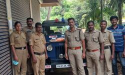 പട്ടാമ്പിയില് 1.8 കിലോഗ്രാം കഞ്ചാവ് പിടികൂടി പട്ടാമ്പിയില് 1.8 കിലോഗ്രാം കഞ്ചാവ് പിടികൂടി