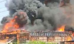 ഡല്‍ഹിയില്‍ വിവാഹ പന്തലില്‍ വന്‍ തീപ്പിടിത്തം (വീഡിയോ)