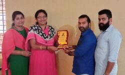 മികച്ച കൃഷി ഓഫിസറായി തിരഞ്ഞെടുക്കപ്പെട്ട വല്ലപ്പുഴ കൃഷി ഓഫിസറെ എസ്ഡിപിഐ അനുമോദിച്ചു മികച്ച കൃഷി ഓഫിസറായി തിരഞ്ഞെടുക്കപ്പെട്ട വല്ലപ്പുഴ കൃഷി ഓഫിസറെ എസ്ഡിപിഐ അനുമോദിച്ചു