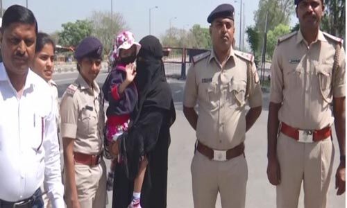 ശിക്ഷാ കാലാവധി പൂര്ത്തിയായി; മൂന്ന് പാക് തടവുകാരെ ഇന്ത്യ മോചിപ്പിച്ചു ശിക്ഷാ കാലാവധി പൂര്ത്തിയായി; മൂന്ന് പാക് തടവുകാരെ ഇന്ത്യ മോചിപ്പിച്ചു