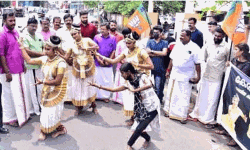 ബിജെപിയുടെ വര്‍ഗീയ പ്രചാരണം പൊളിഞ്ഞു; നീന പ്രസാദിന്റെ നൃത്തം തടസ്സപ്പെടുത്തിയതില്‍ പങ്കില്ലെന്ന് ജില്ലാ ജഡ്ജി കലാംപാഷ