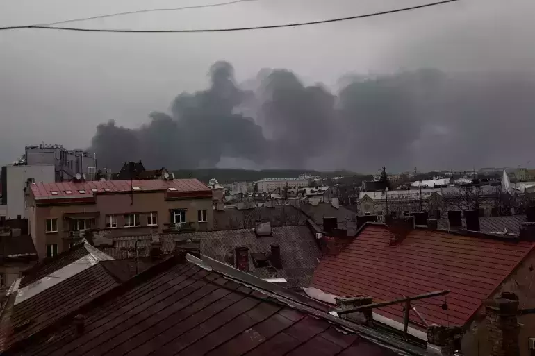 ലിവിവില്‍ റഷ്യ ആക്രമണം തുടങ്ങി; യുക്രെയ്ന്‍ മന്ത്രിമാരുമായി ബൈഡന്റെ കൂടിക്കാഴ്ച